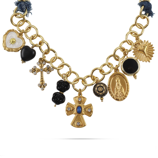 Κολιέ με charms και αλυσίδα με denim ύφασμα Mar and Mar Reliquia