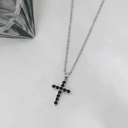 Κολιέ με σταυρό και πέτρες ζιργκόν Loxton Cross